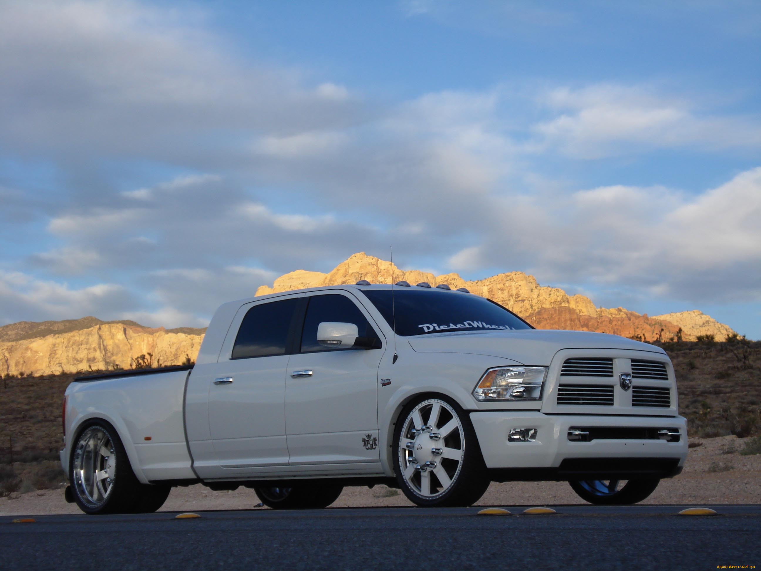 , custom, pick, up, sema